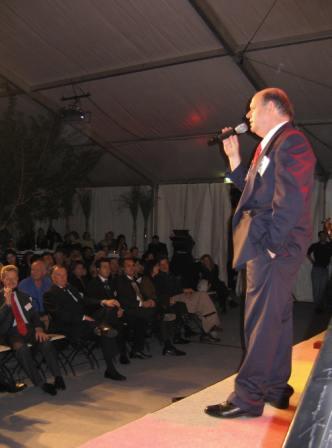 Ami Grünberg during a speech as Marketing & Training Manager