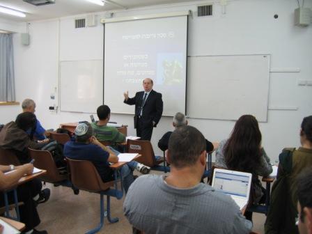 Ami Grünberg, Lecturing "Leadership" in front of Political Science Master's degree students at Bar-Ilan University